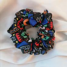 Load image into Gallery viewer, &quot;Adetola&quot; Ankara Scrunchie
